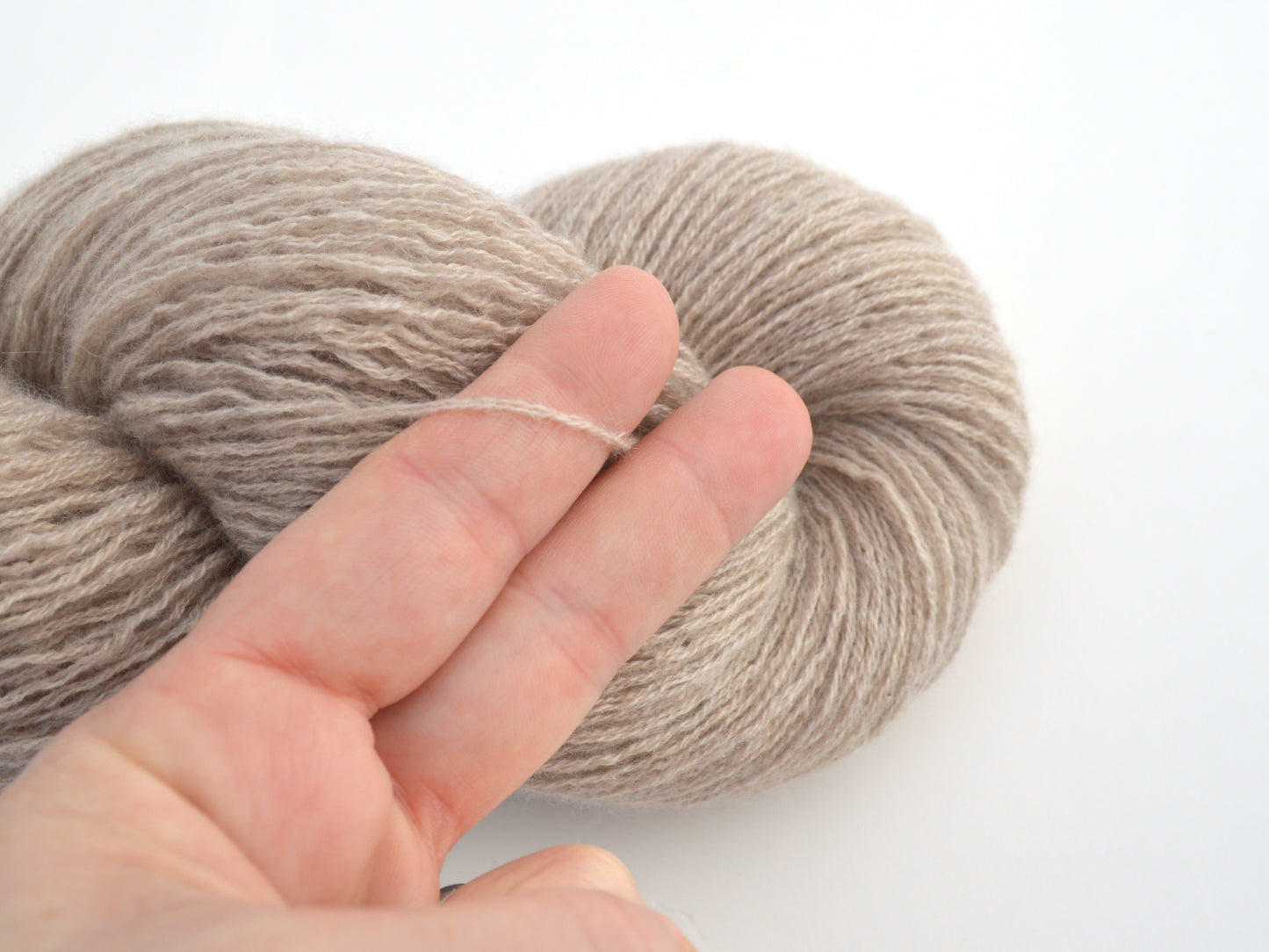 Heavy Lace Weight Recycled Cashmere Yarn in Oatmeal Beige