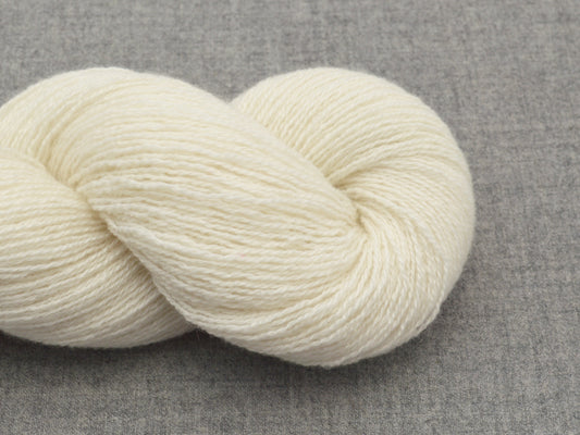 Heavy Lace Weight Cashmere Recycled Yarn in Ivory